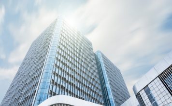 Мощение дорожек натуральным камнем