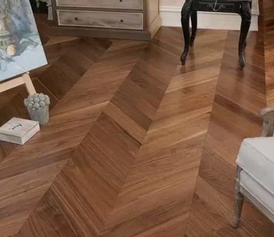 Всё о дубовом паркете: виды, укладка, сочетания