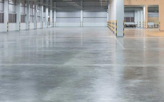 Индустриальный шик на полу: бетон в дизайне